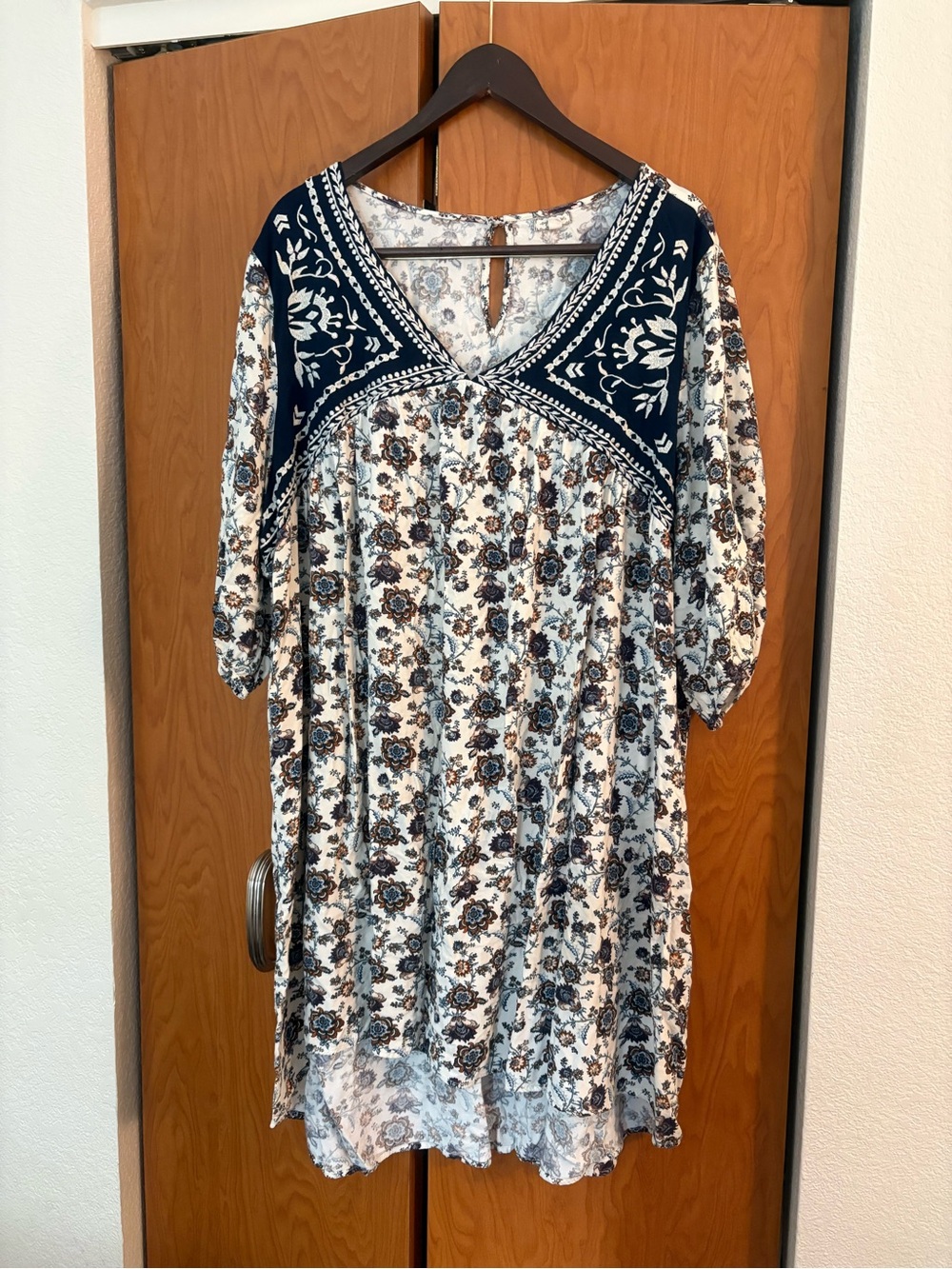 Eyeshadow Boho Floral Embroidered Tunic Dress 3X Blue Cream Rayon